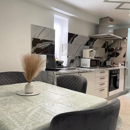 Stanton - Impeccable And Stylish 2 Bedroom Dagenham Dış mekan fotoğraf